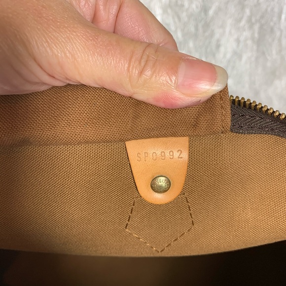 Louis Vuitton Speedy 40 - Picture 11 of 16